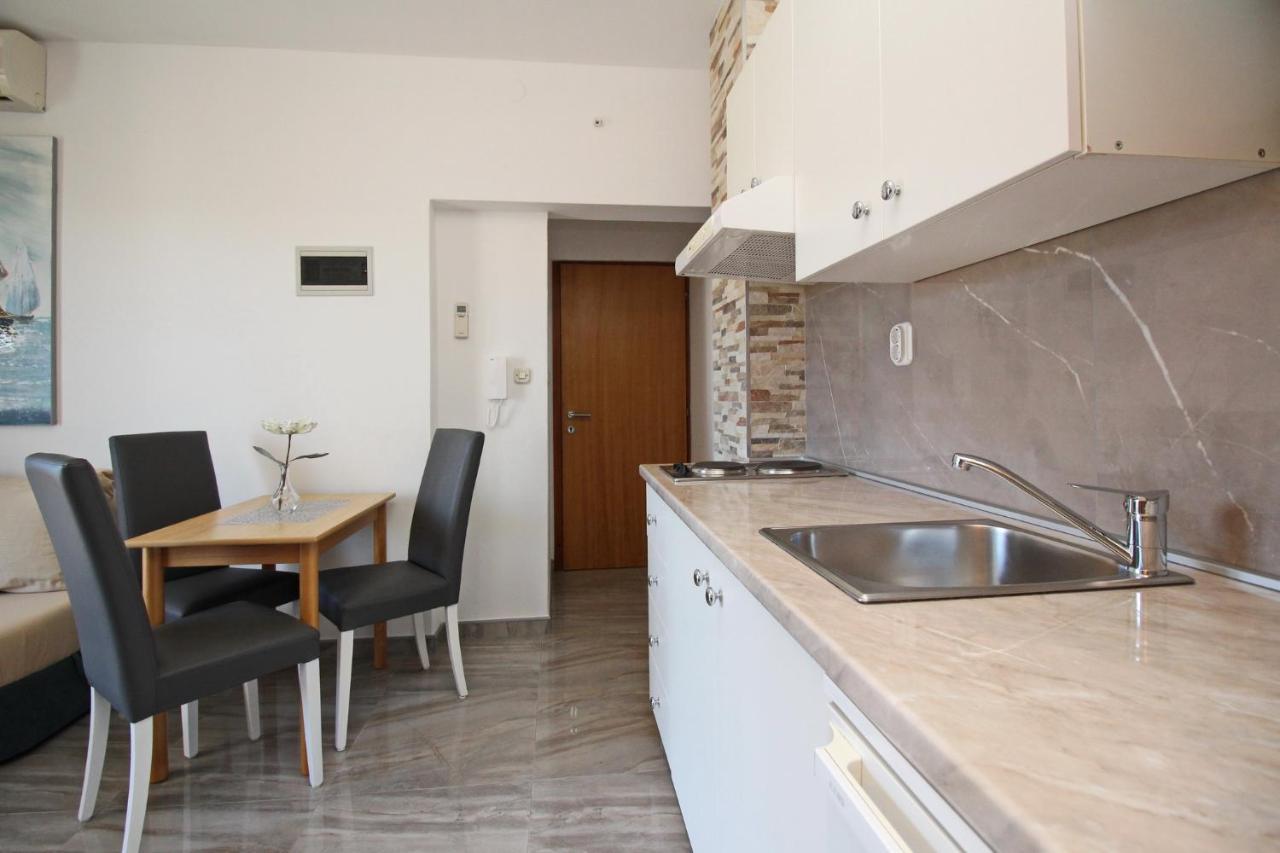 Apartments With A Parking Space Baska, Krk - 18716 Extérieur photo